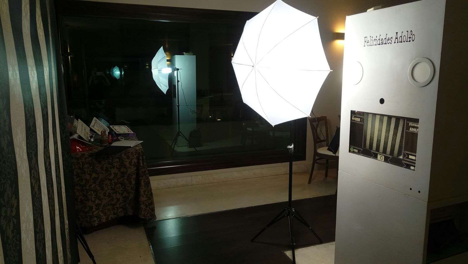 Cabina-abierta-photocall B&N