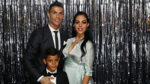 Cristiano Ronaldo , novia e hijo en fotomatón premios FIFA The Best