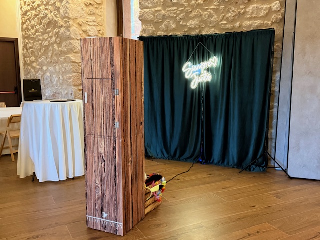 FOTOMATON NEON SIEMPRE JUNTOS